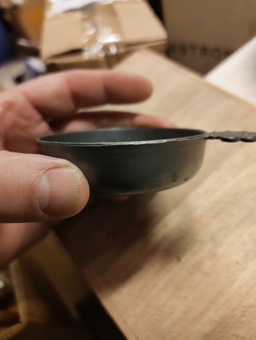 Starą cynowa miseczka z Essen.