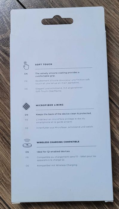 Etui Xqisit Silicone Case Anti Bac do iPhone 13 Pro niebieskie NOWE