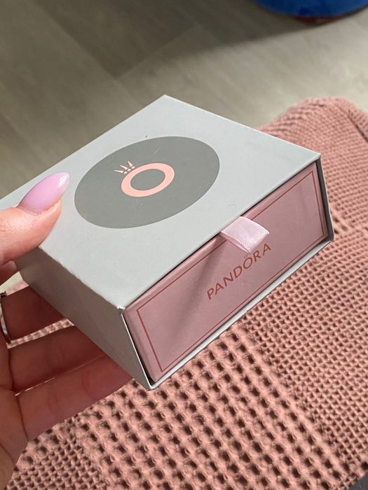 Браслет Pandora.
