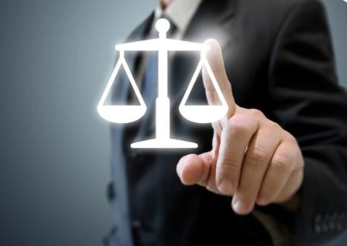 Адвокат, Юрист, Юридичний супровід