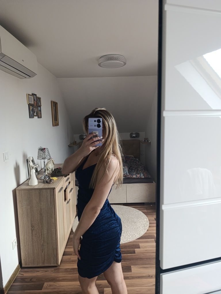 Sukienka marszczona impreza dekolt sexy kobieca  błyszcząca s m