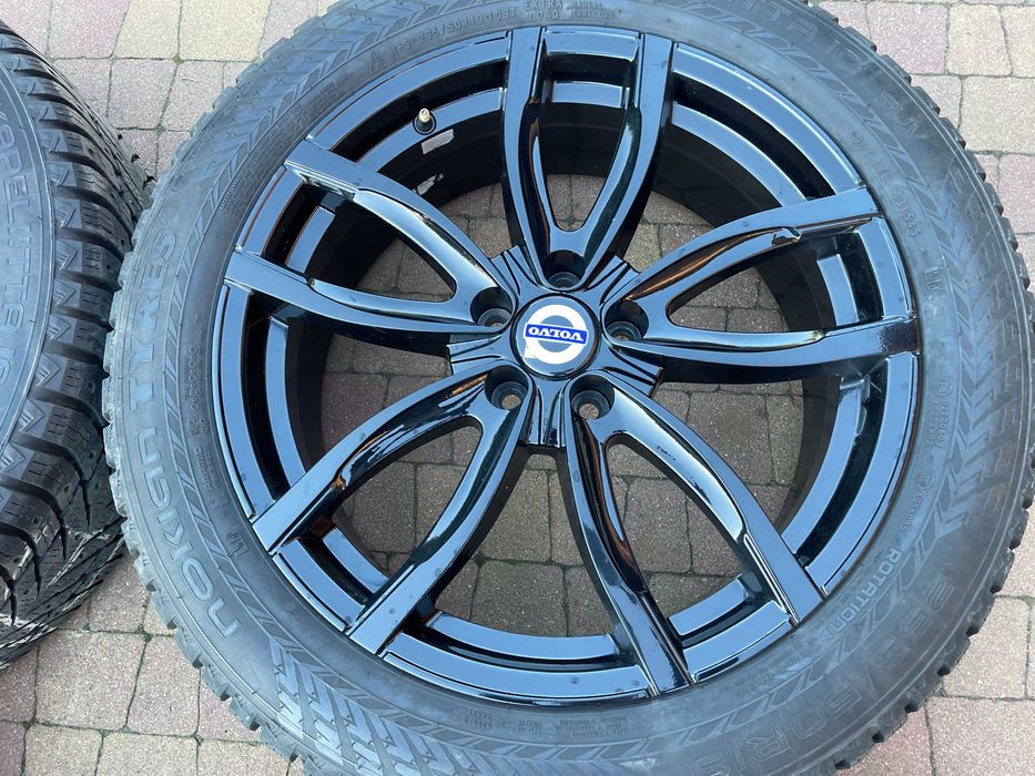 3614. Koła zimowe Volvo XC60 II 5x108 czarne 235/55/19 2024r 8.5mm