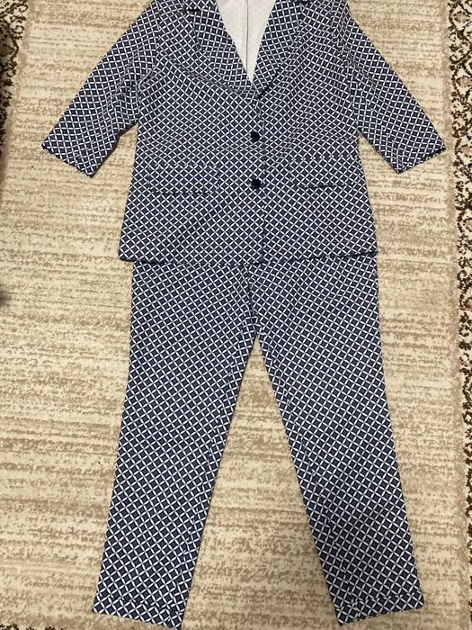 Продам костюм  мега крутий новий