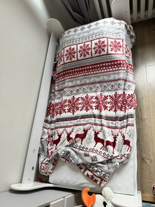 Łóżko drewniane ze stelażem