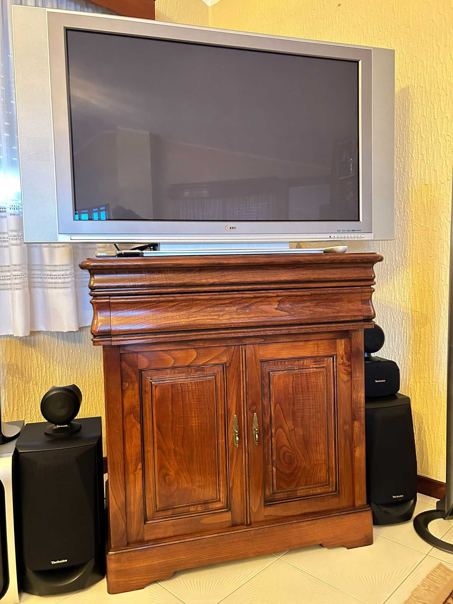 Conjunto de Móveis de Sala em Madeira Maciça – Estilo Clássico