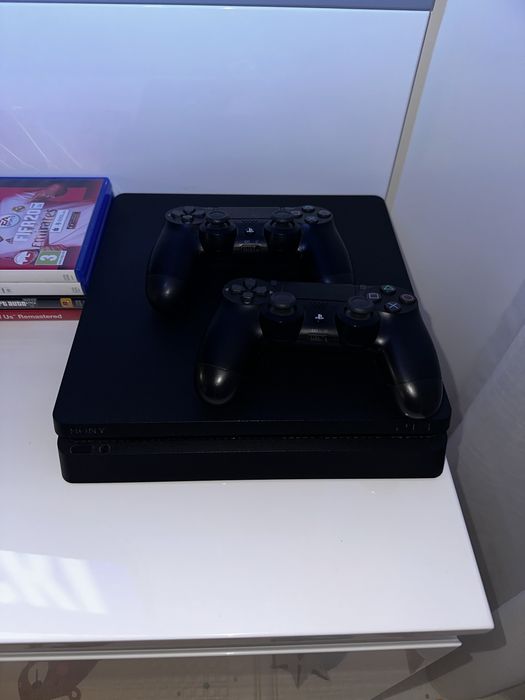 Playstation 4 SLIM 500gb, 2 pady + dużo gier