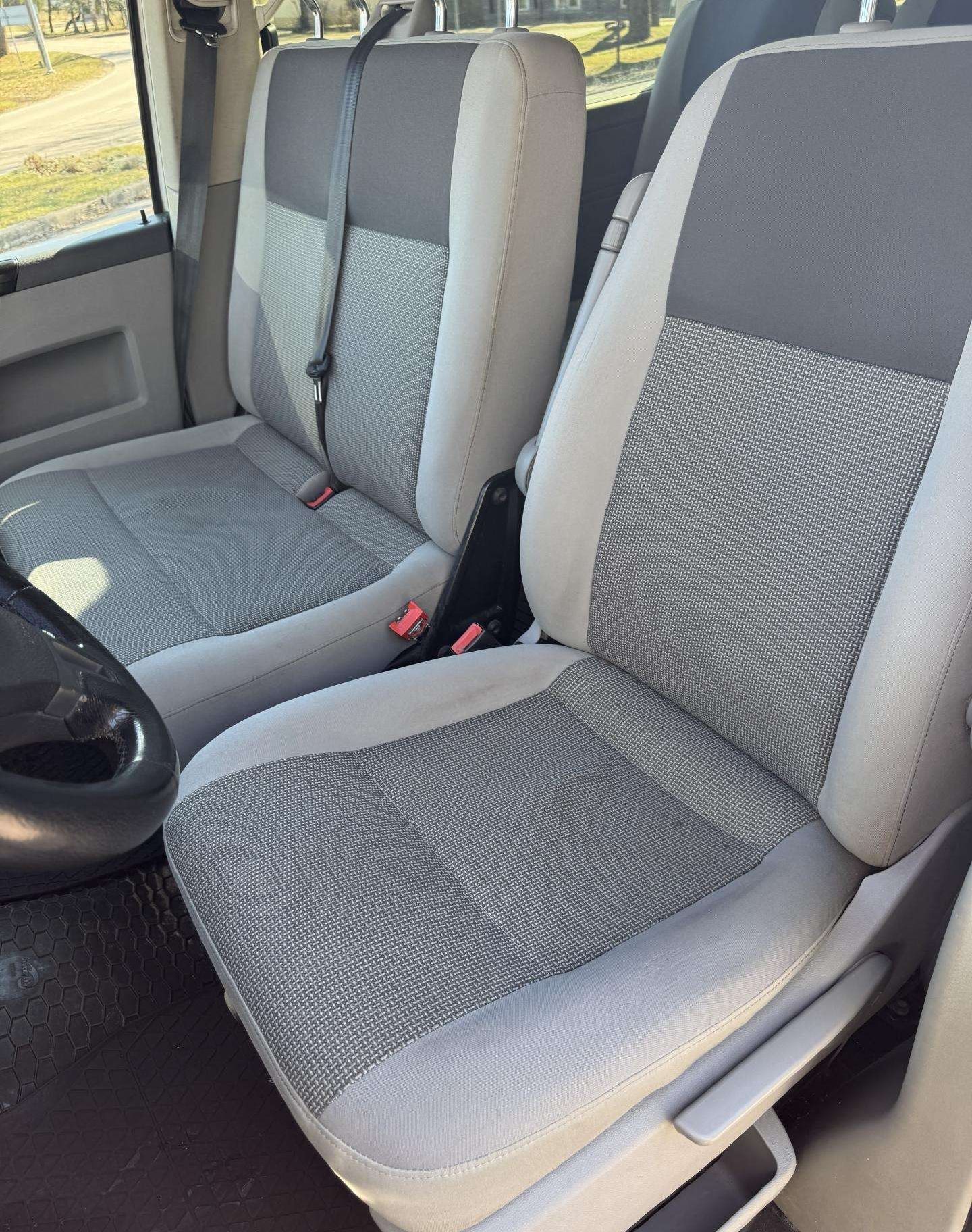 Volkswagen Caravelle 2014
2.0 l., Минивэн