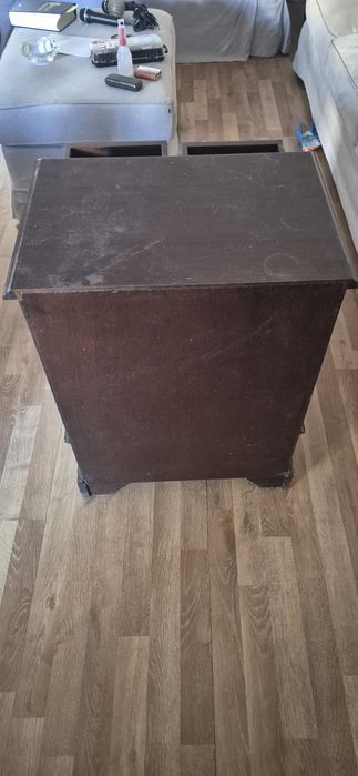 Móvel pequeno usado