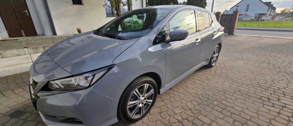 Nissan Leaf      2022