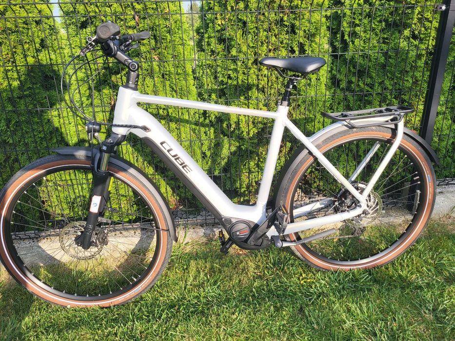 Rower Elektryczny CUBE TOURING HYBRID PRO Rama 62 XL, Wzrost 185-200cm