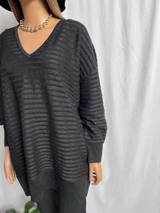 Sweter damski C&A oversize czarny w paski z dekoltem V
