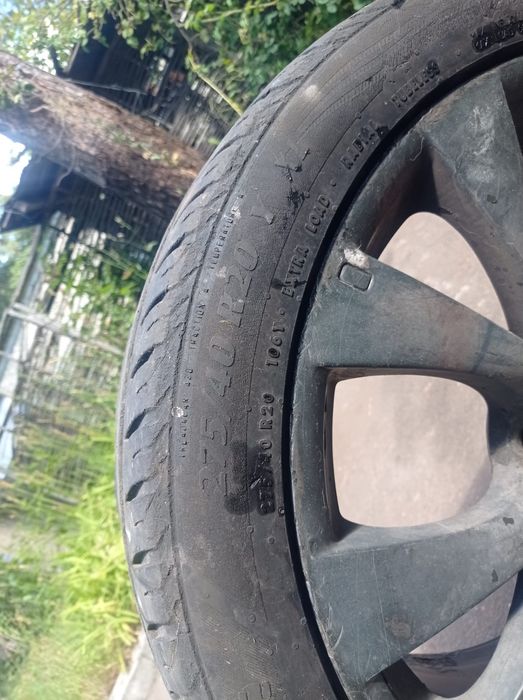 Диски з резиною 2-R20,1-R17