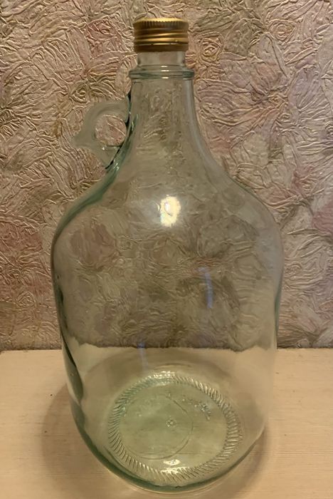 Бутель на 5 літрів