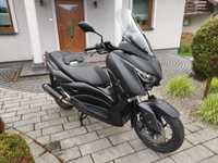 Yamaha x max 125.