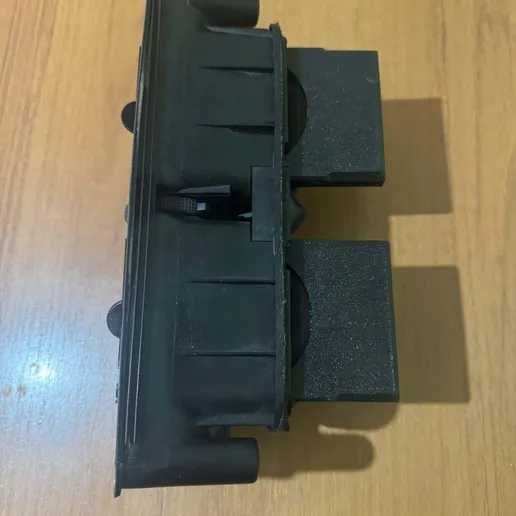 Підстаканник VW Golf 4 лівий або правий в центр