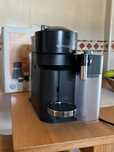Máquina de café NESPRESSO vertuo latissima