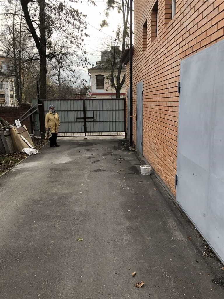 Добротний гараж на Лідова!