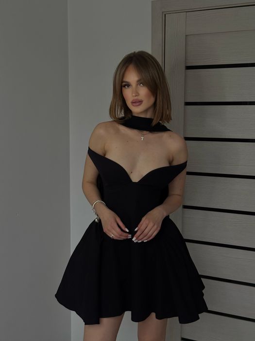 Сукня з шарфиком