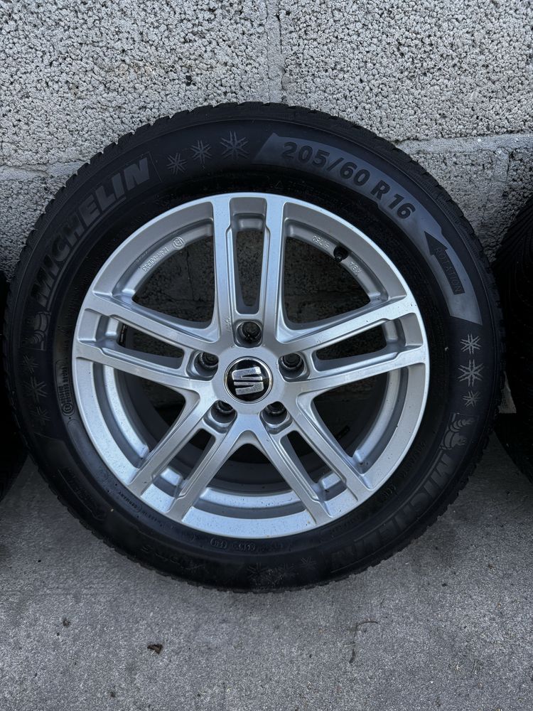 Koła Zimowe R16 5x112 VW Passat Audi Q1 Q2 Seat Koda Opony 205/60/16