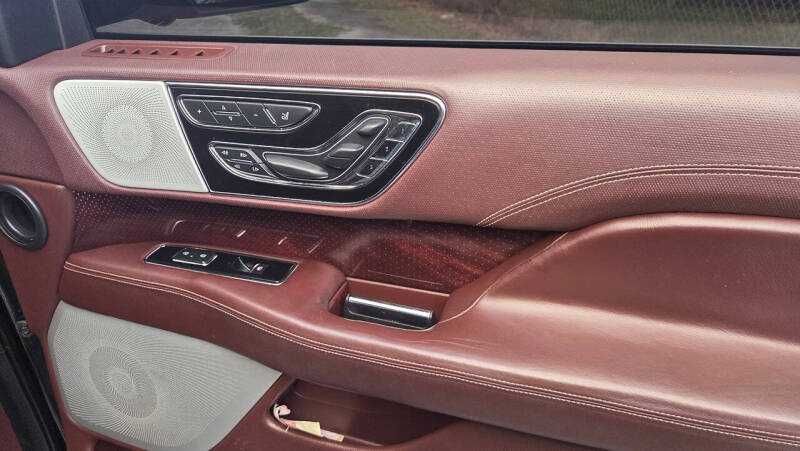 2018 Lincoln Navigator Black Label