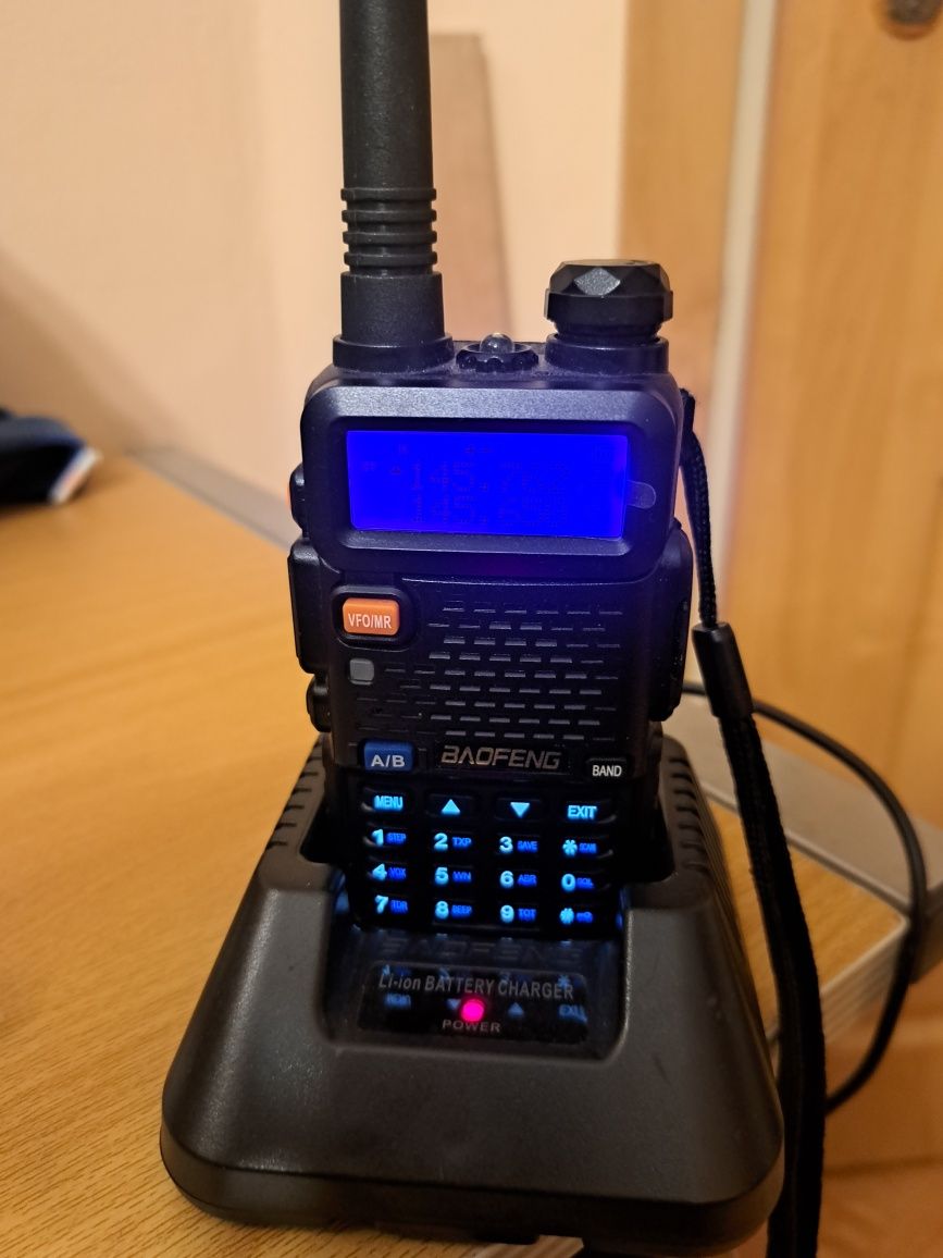 Baofeng UV-5R 2 radiotelefony. Jak nowe.