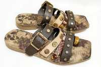 Carinii płaskie sandały skórzane kolorowe paski ćwieki japonki 38