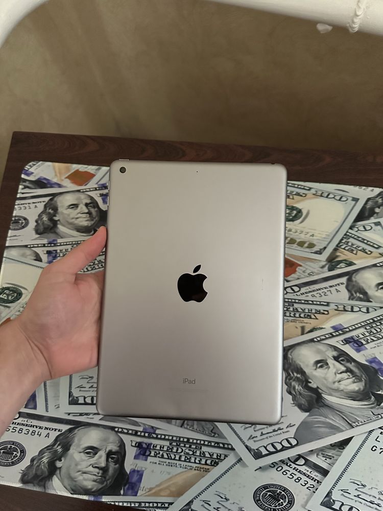 iPad 5 32Gb  Wi-FI Планшет 9.7”