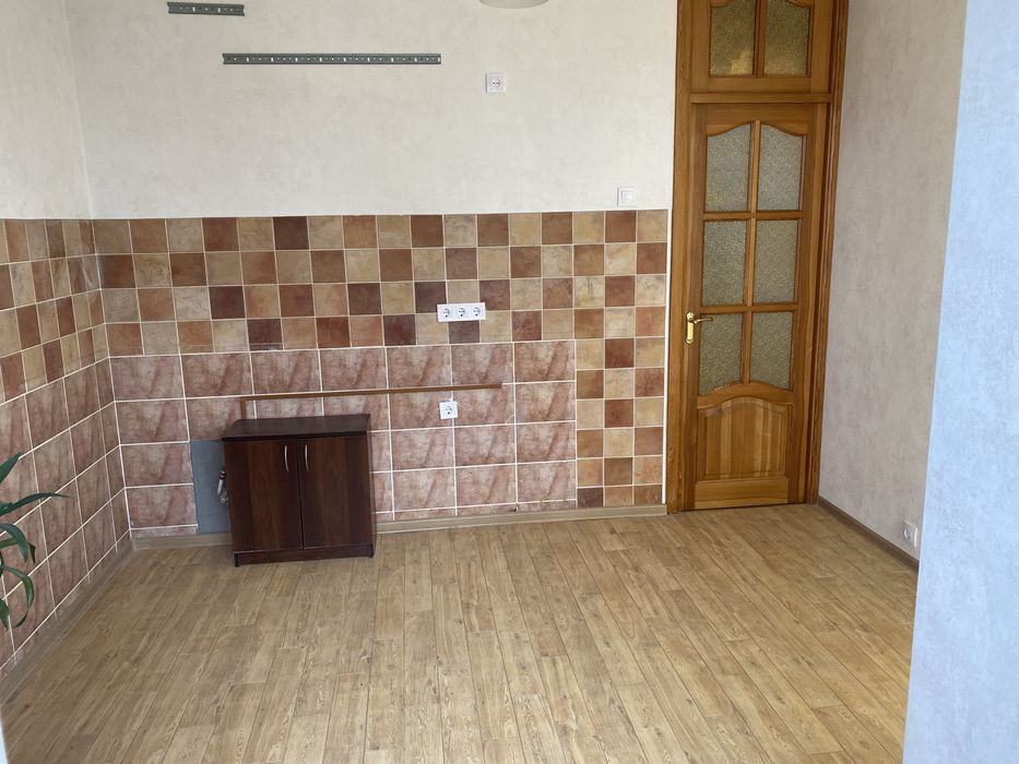 Кабінет, приміщення в оренду Позняки, вул. Княжий Затон 3