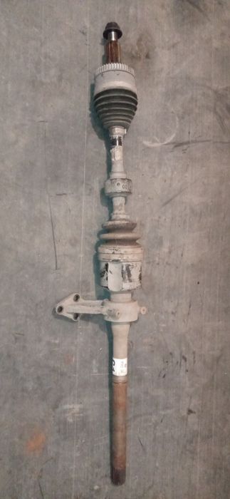 Напіввісь права Hyundai IX-35 2.0 автомат 4x4 49560-2S050 оригінальна.