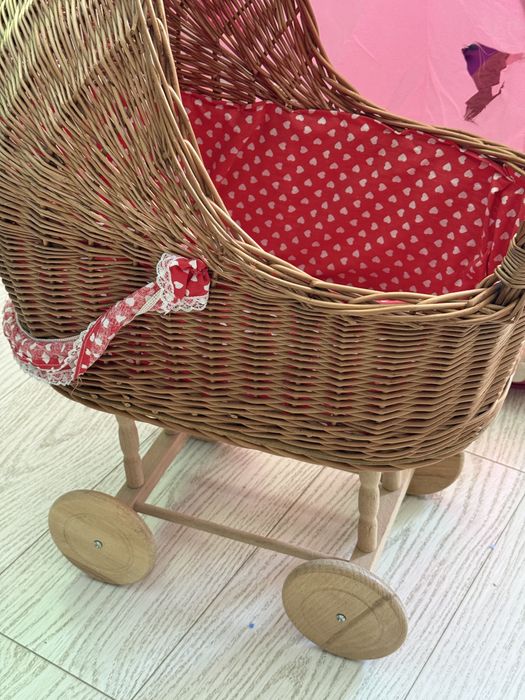 Плетеная коляска
