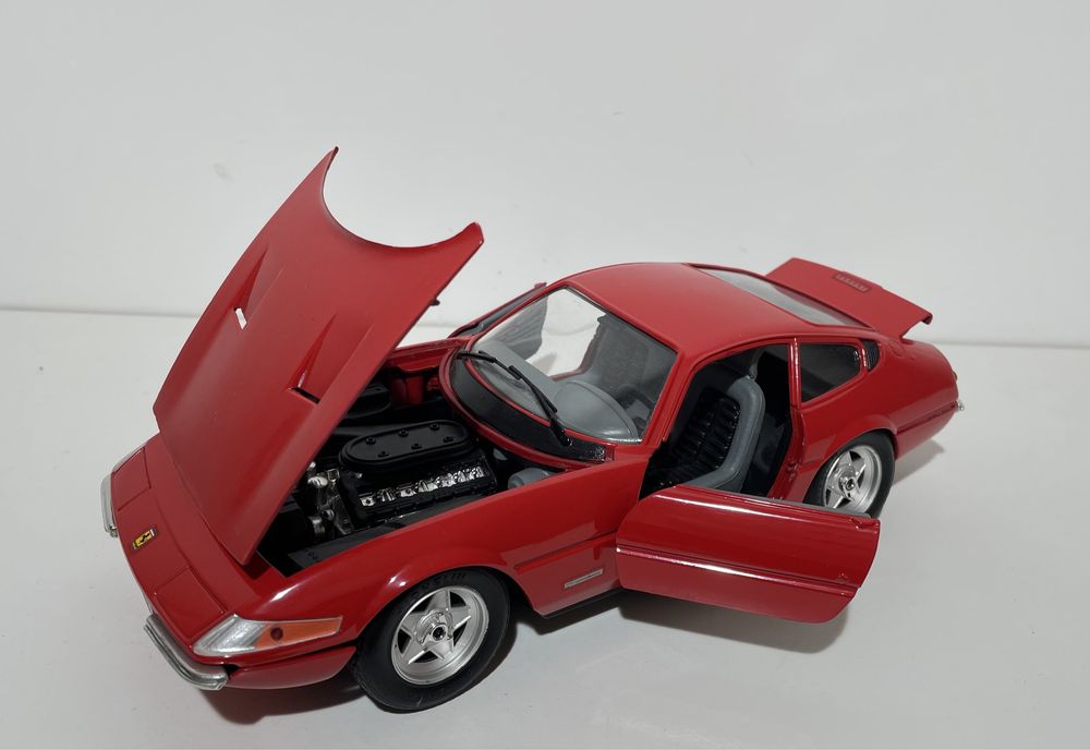 118. Model Ferrari 365GTB/4 1:18 Giodi (nie bburago maisto welly)