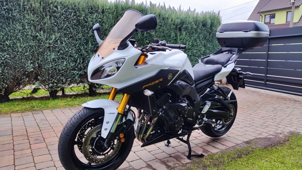 YAMAHA FZ 8 ** bezwypadkowy ** stan PERFEKCYJNY ** zarejestrowany w PL