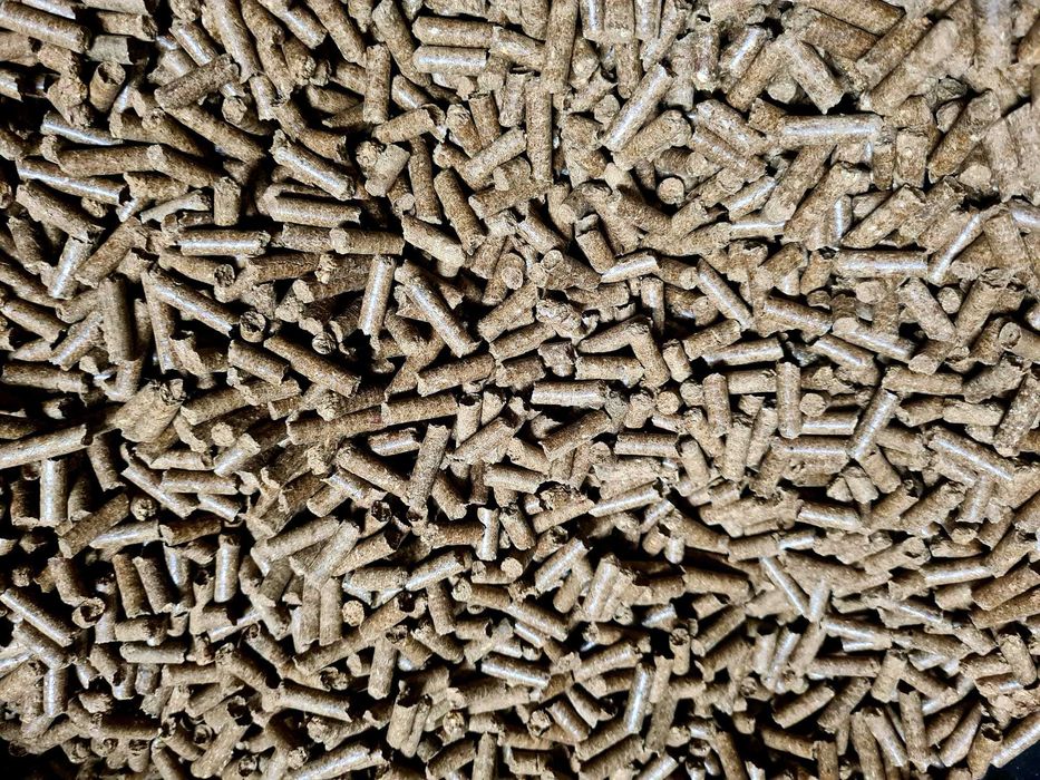 Pellet sosnowo - dębowy 6 mm z naturalnego drewna