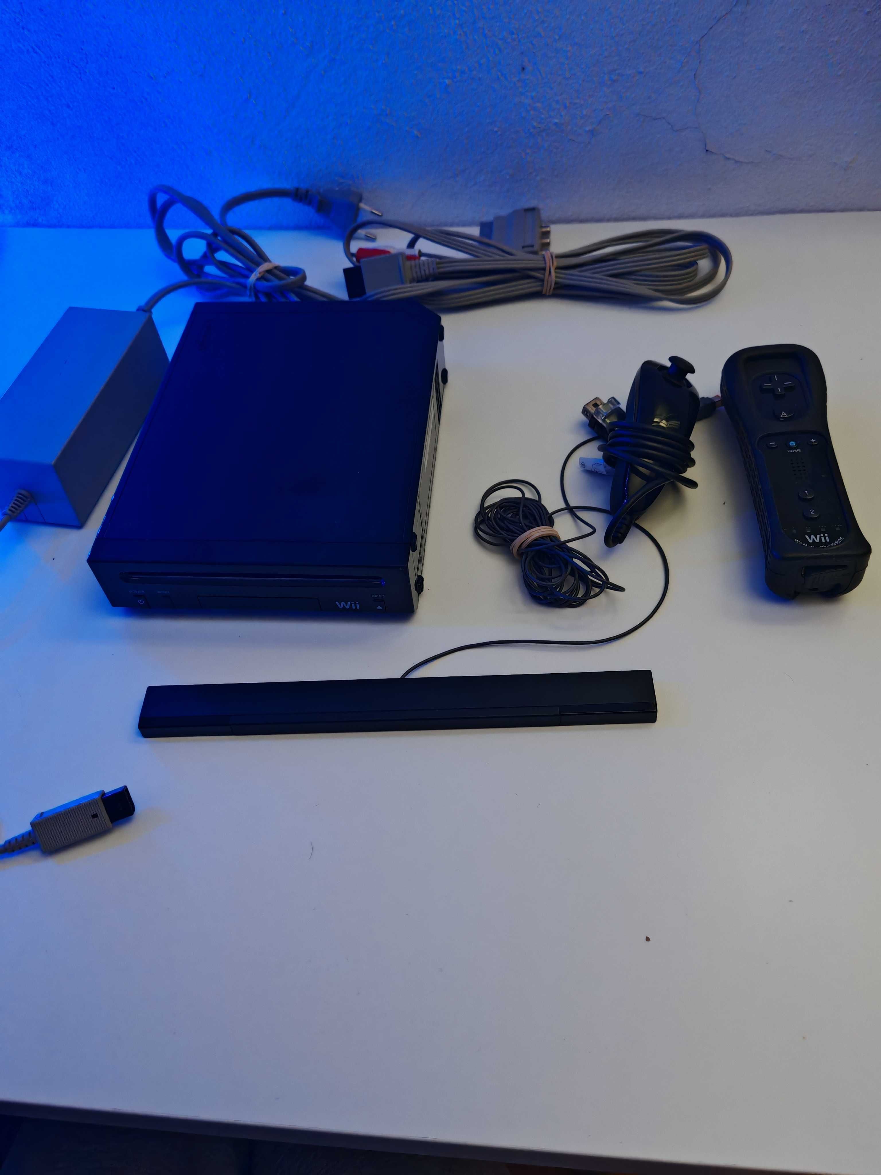 Nintendo Wii Preto com comando e Nunchuck