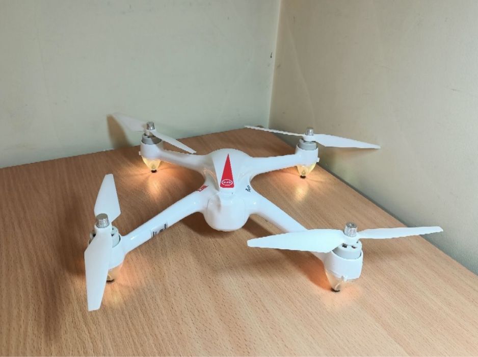 Квадрокоптер дрон Bugs 2 MJX