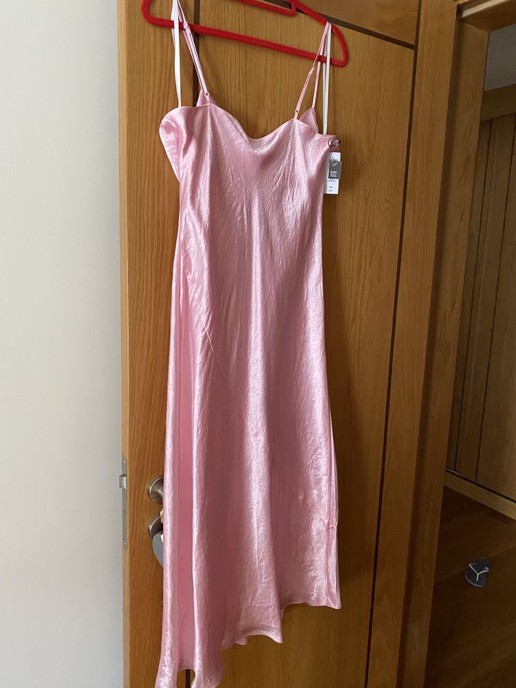 Vestido em rosa lindo