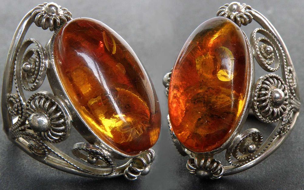 Кольцо. Вставка - янтарь.