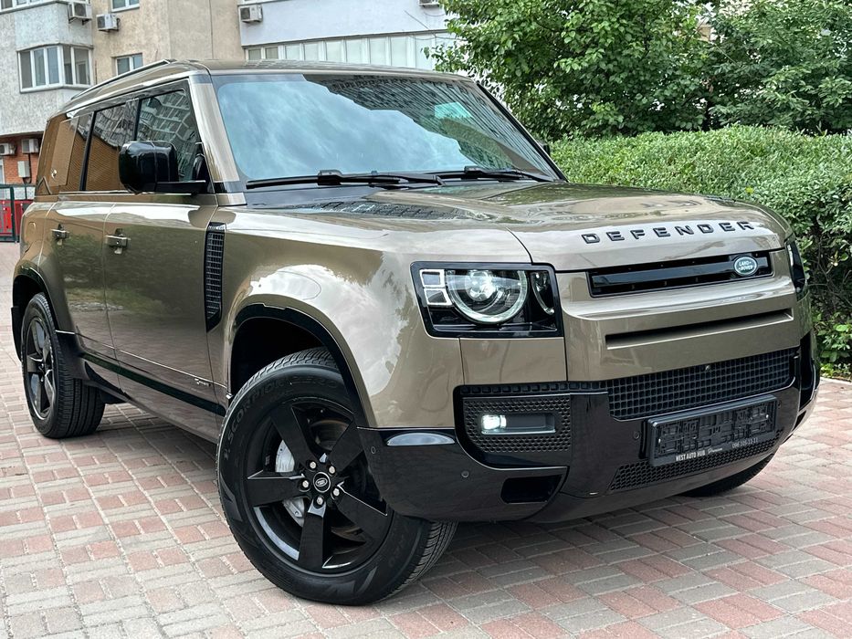 Land Rover Defender D300 X-Dynamic