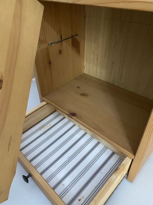 Móvel com 2 gavetas