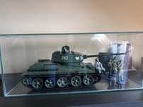 Model czolgu 240RP + figurki + akwarium