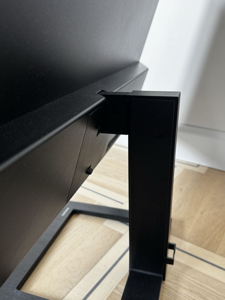 Monitor Philips 27” 4k VESA