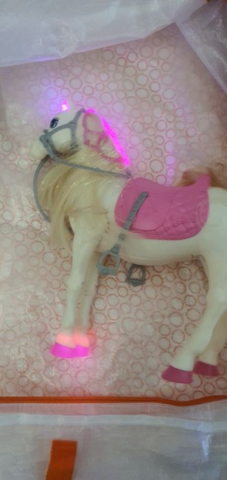 Cavalo barbie como novo