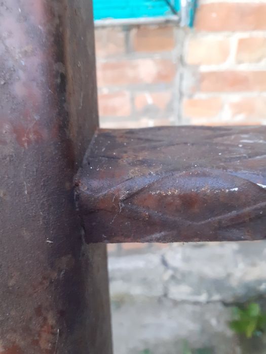 Драбина залізна,широкі сходинки,приставна