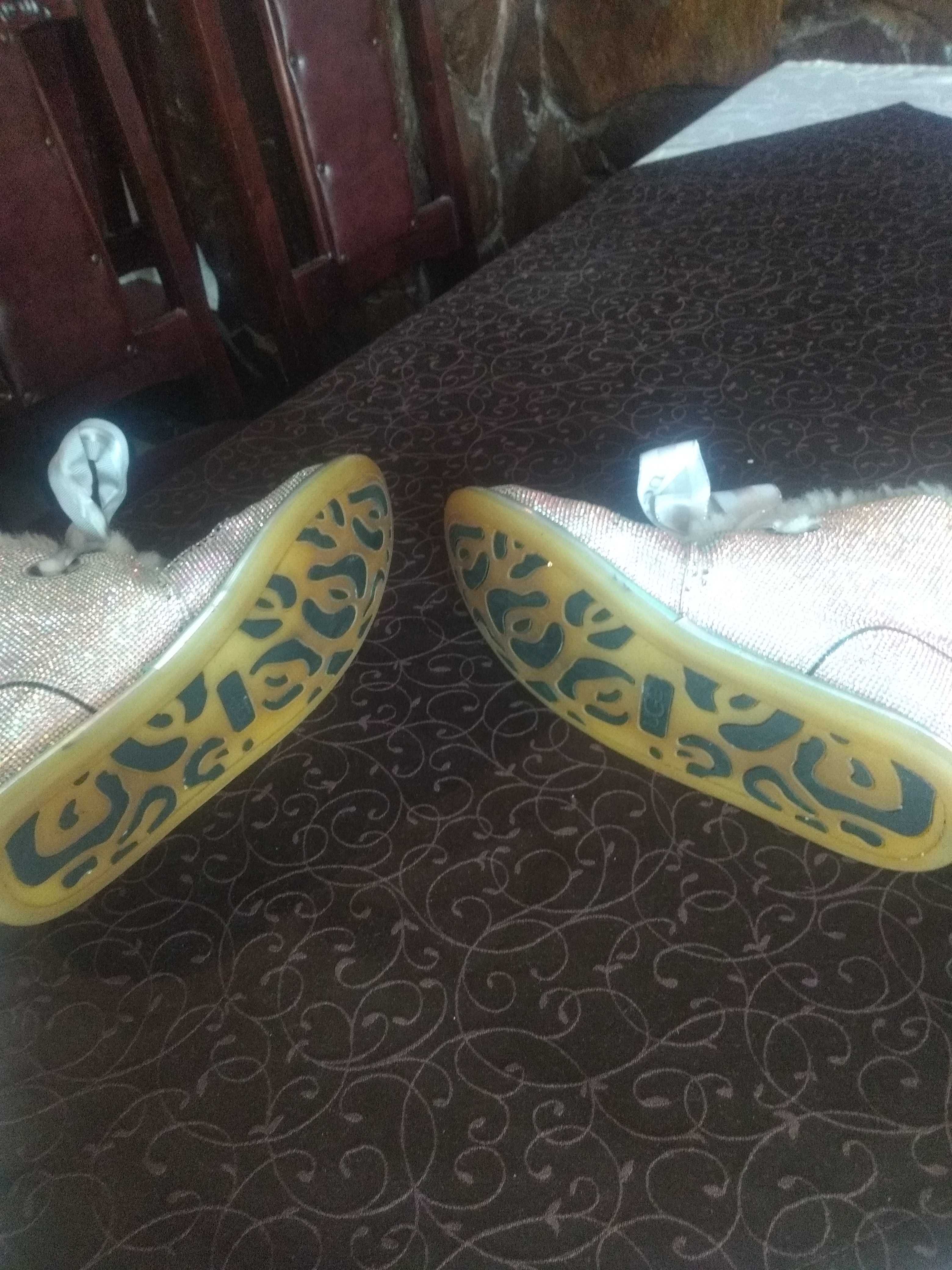 UGG черевики зимові жіночі 37 розм