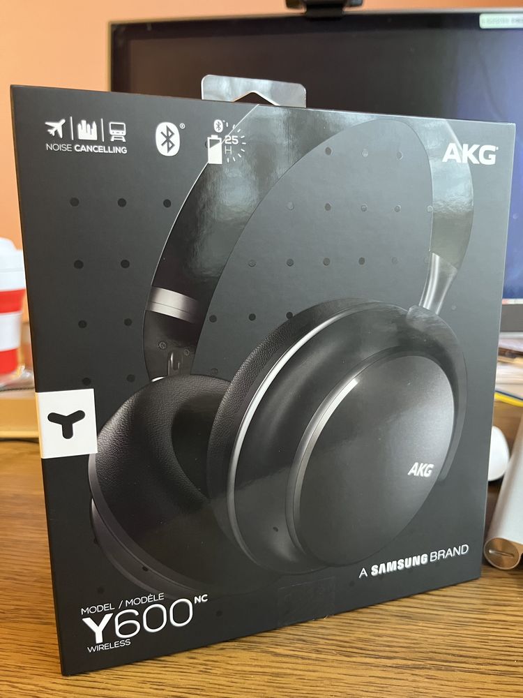 Навушники AKG Y600NC