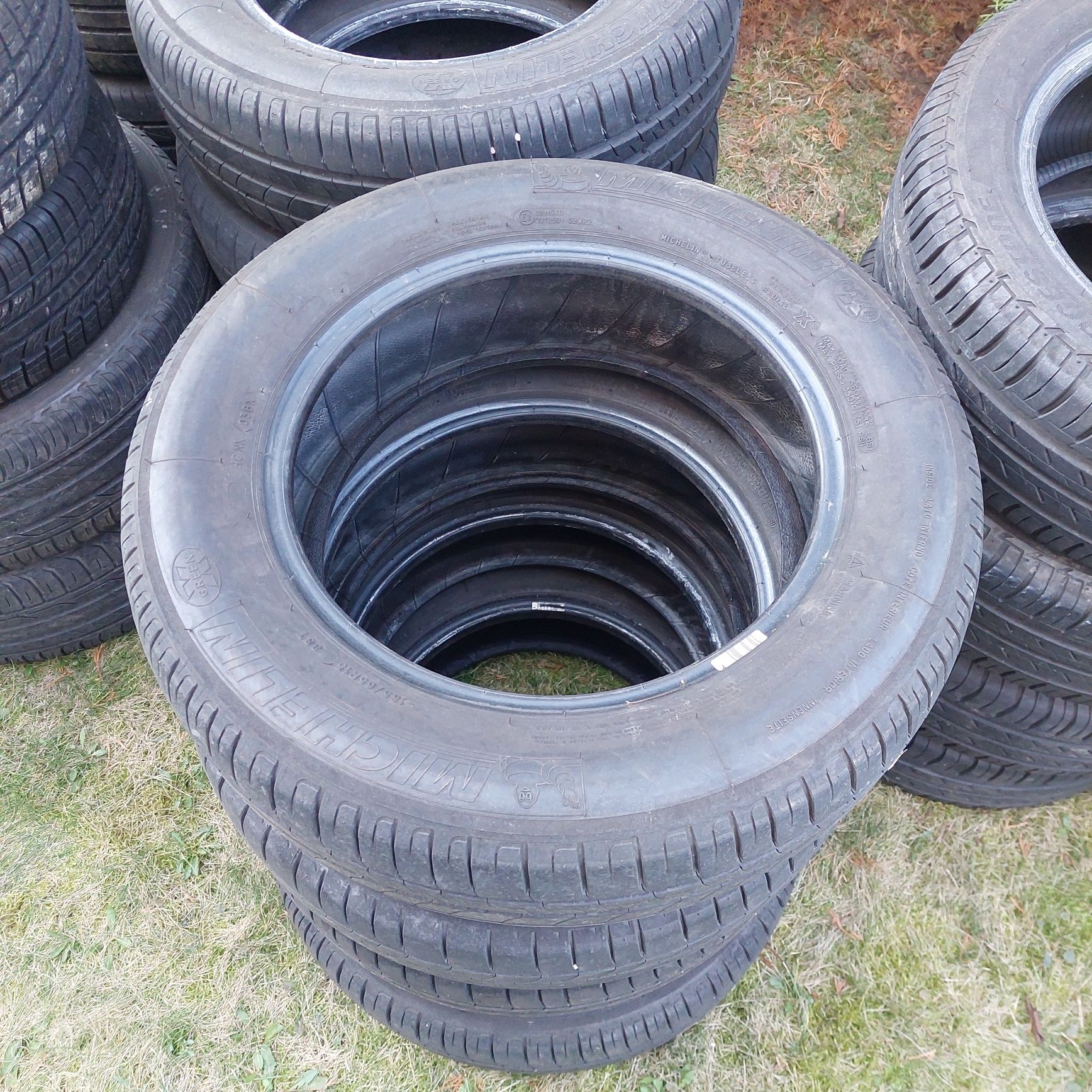 Продаються шини привезенні із німеччини  185/65R 15