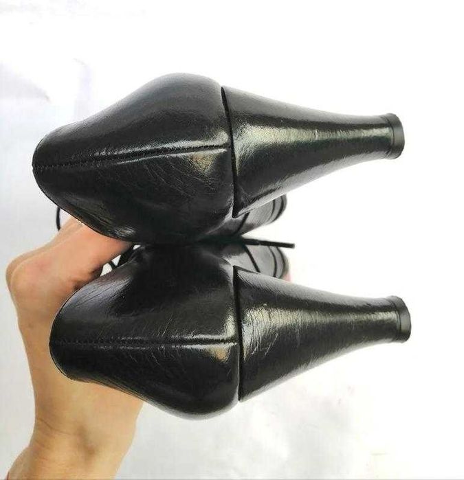 Chie mihara шкіряні ботильйони туфлі черевики чорні полоска на шнурках