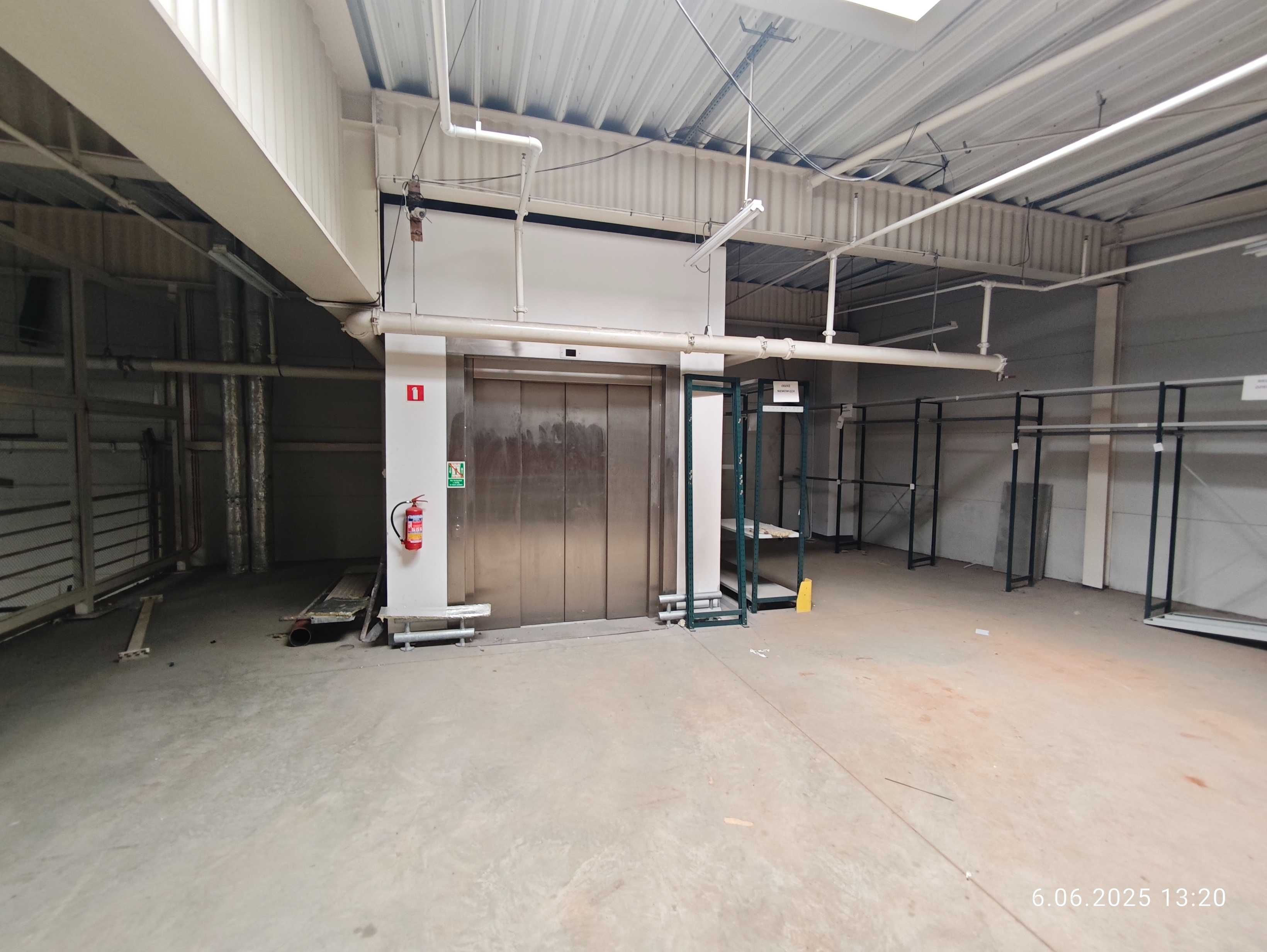 Do wynajęcia magazyny 2062 m2 Łabędzka Park w Gliwicach 5 euro/m2