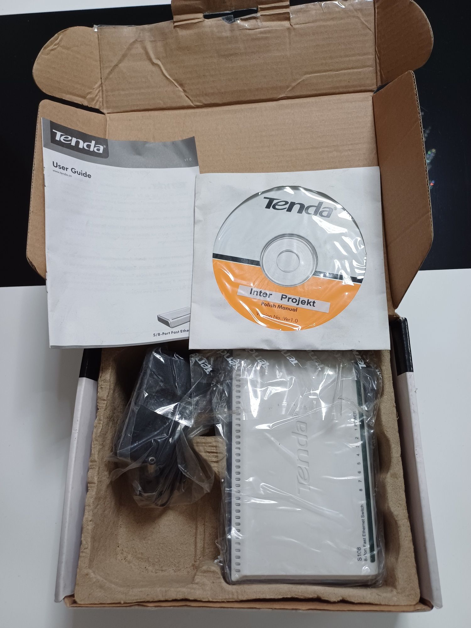 8-Port Fast Ethernet Switch