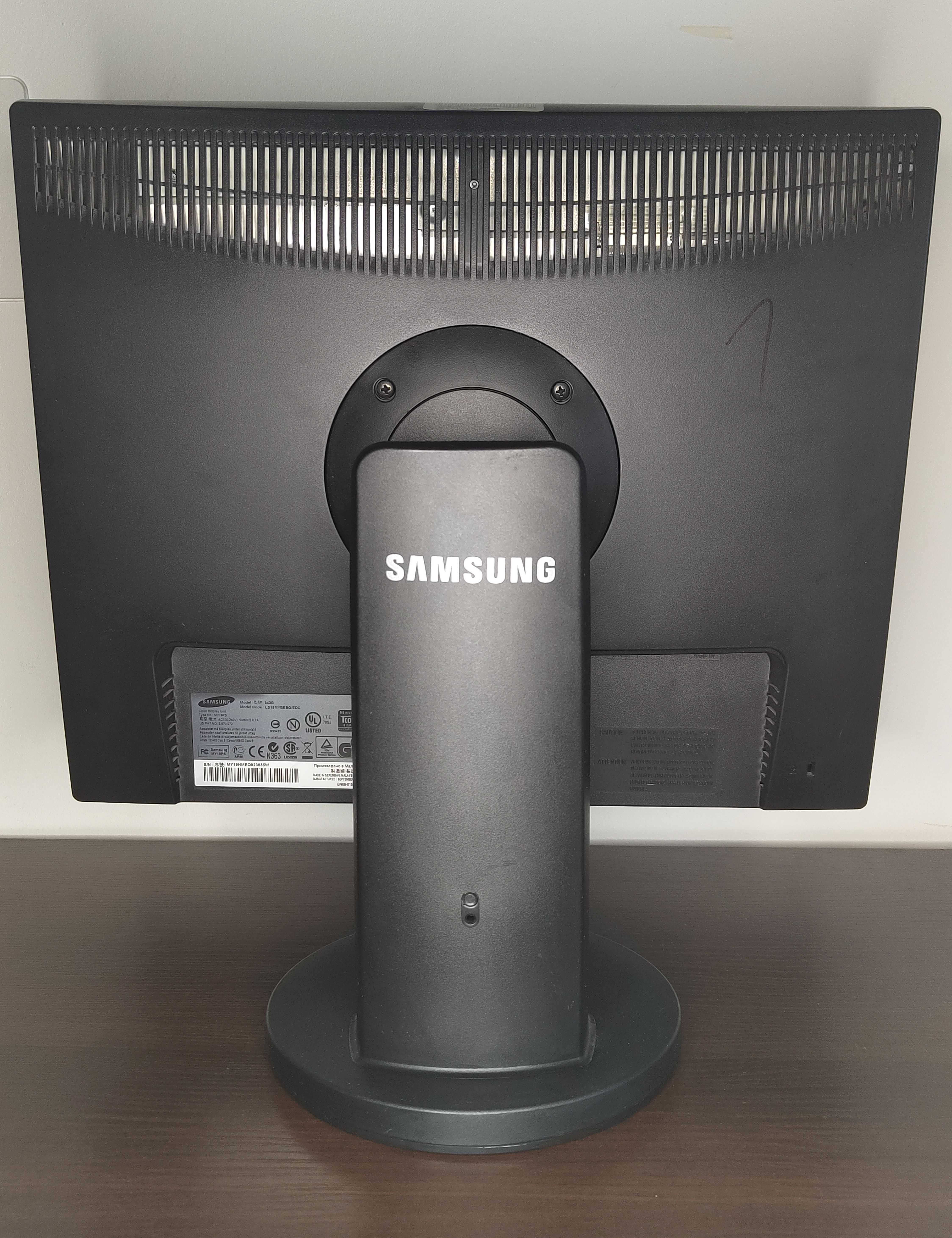 Monitor SAMSUNG lcd 19"